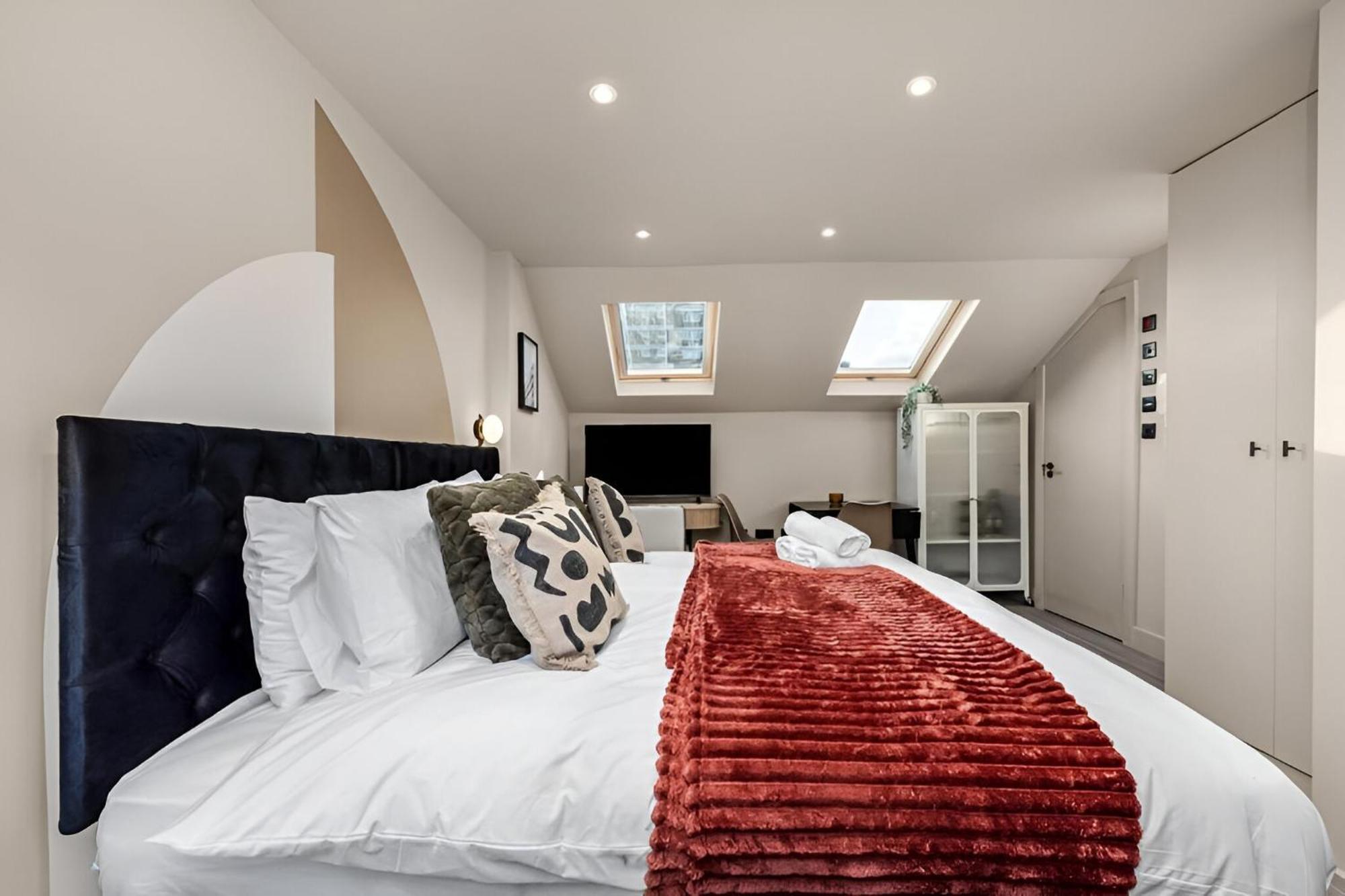 Radiant Nook With Full Kitchen Apartment *